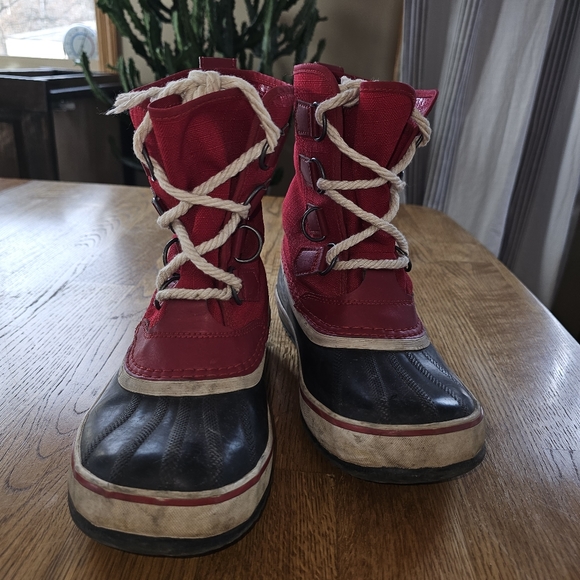 Sorel womens 7. Missing inside liner and original laces. - Picture 10 of 10
